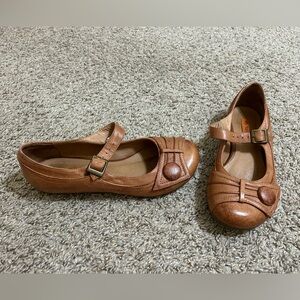 Miz Mooz Dulce Brown Leather Button Detail Mary Jane Flat Rubber Sole Padded 7.5